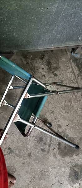 folding chair in metal 1