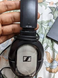 Sennheiser Headphones model HD 206 with box