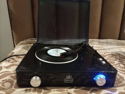 3 Speed Records Player / Turntable in Good Condition. New Needle Fixed 0