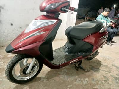 United 100cc scooty 4 stroke fully automatic 0