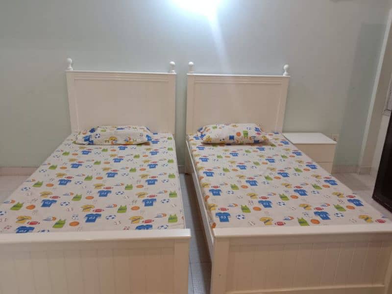 kids bed ( urgent sale) 1