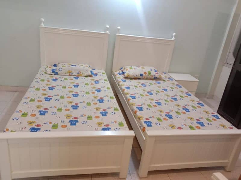 kids bed ( urgent sale) 4