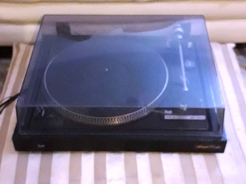 Dual Turntable . 3