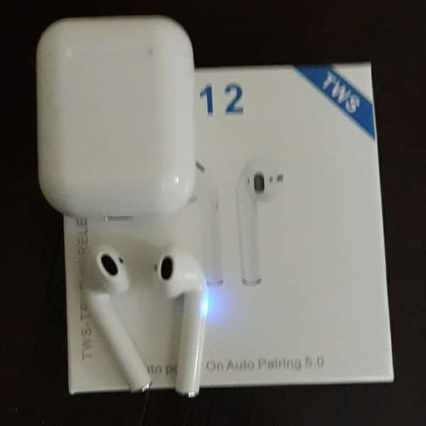 I12 TWS Bluetooth Wireless Earphones 4