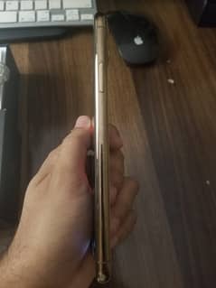 I phone 11 pro max 256 gb golden colour