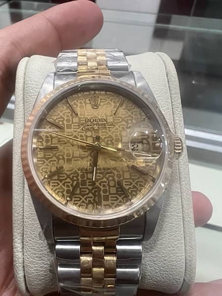 We BUYING NEW  USED Original Watches Rolex Omega Cartier Chopard RM PP 2