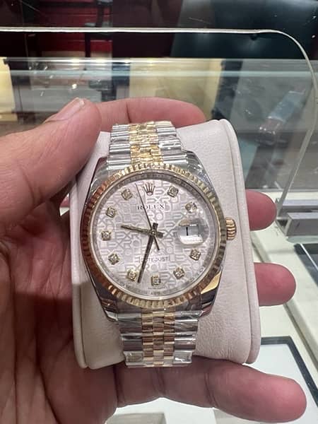 We BUYING NEW  USED Original Watches Rolex Omega Cartier Chopard RM PP 15
