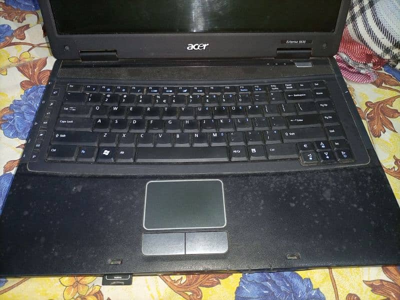 Acer Laptop 500Gb Toshiba ki hard 4Gb Samsang Ram 1