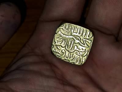 different countries coins and Bank notes