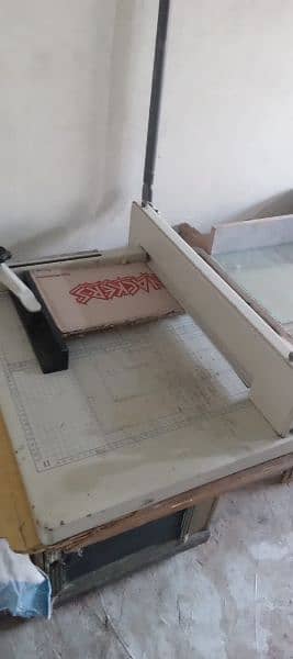 Paper cutting machine. Heavy Duty Manual (Used) 1