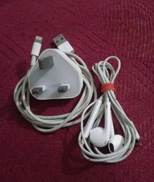 iphone. X max  ka orgnial charger orgnial handfree 0