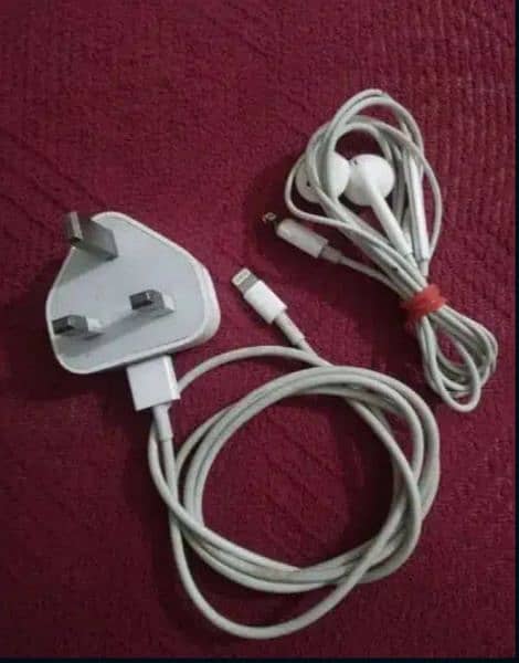 iphone. X max  ka orgnial charger orgnial handfree 1