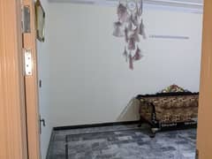 For RENT-First floor portion 5 Marla house in Al-Haram near Hayatabad