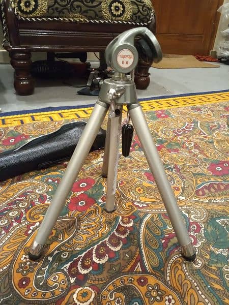 Topman E8 Tripod Stand 1