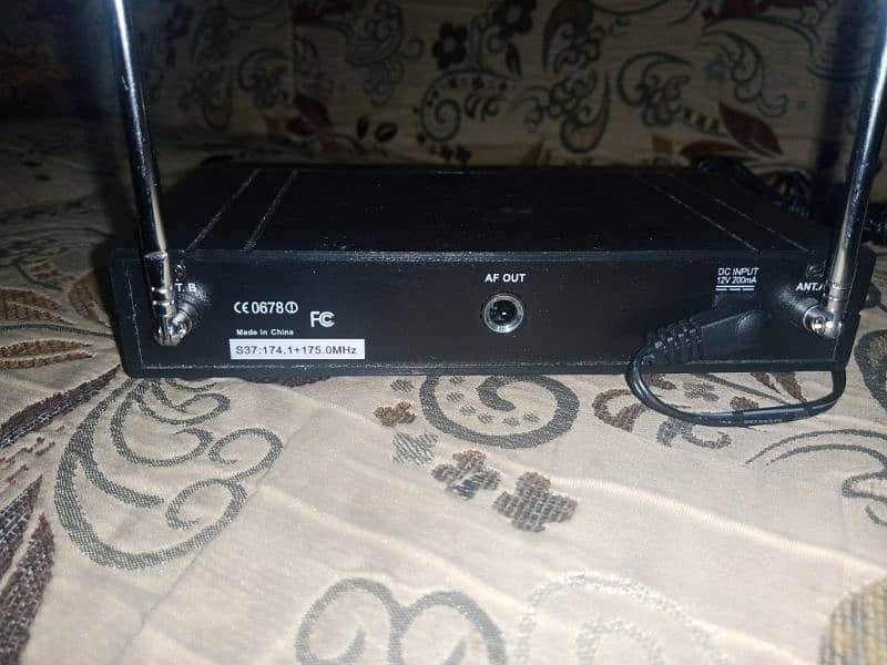 DELIVERY POSSIBLE۔ GIMINI VHF DUAL MIC RECEIVER
 DUAL ANTENNA 5