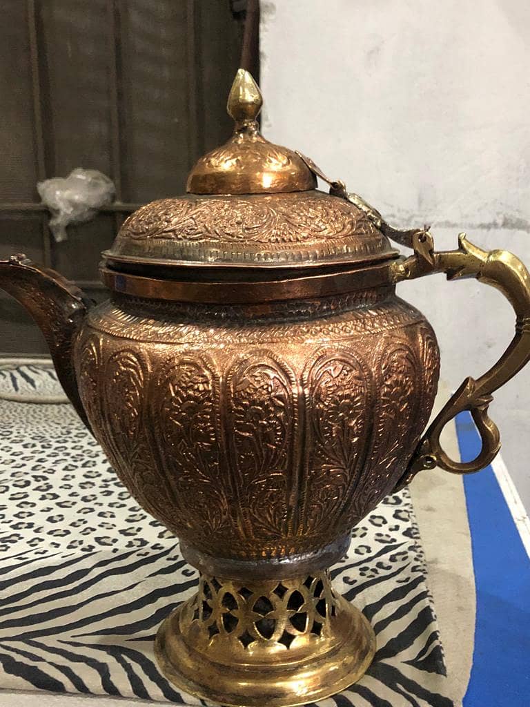 ANTIQUE WORLD PRESENT A UNQUE KASHMRI SAMANWR OF COPPER  HEIGT 15 INCH 0