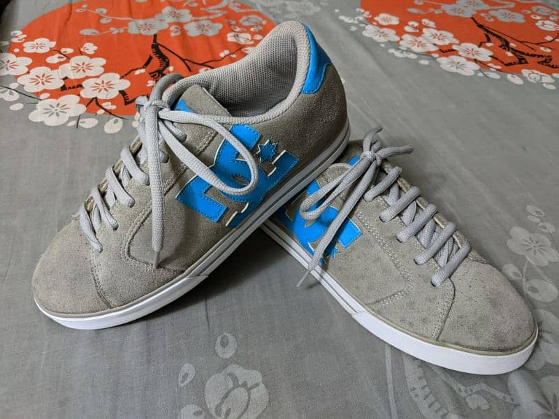 DC Skate Shoes Light grey SUEDE Leather. 2