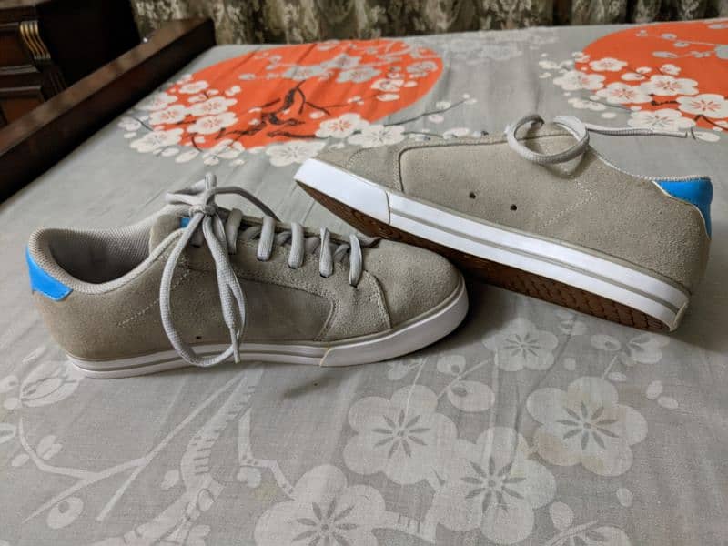 DC Skate Shoes Light grey SUEDE Leather. 5
