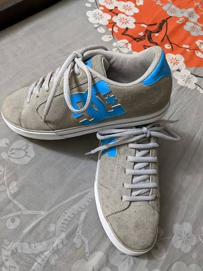 DC Skate Shoes Light grey SUEDE Leather.