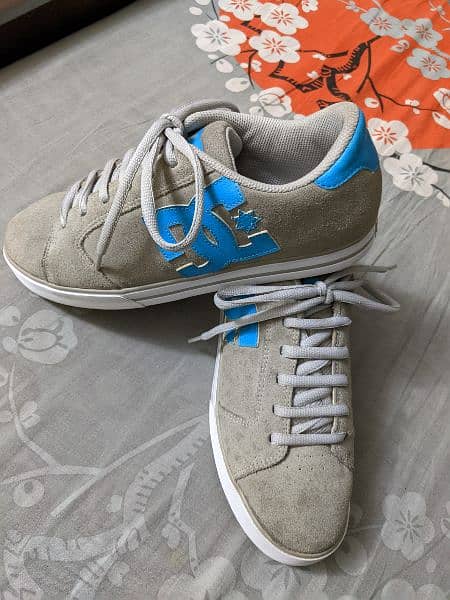 DC Skate Shoes Light grey SUEDE Leather. 8