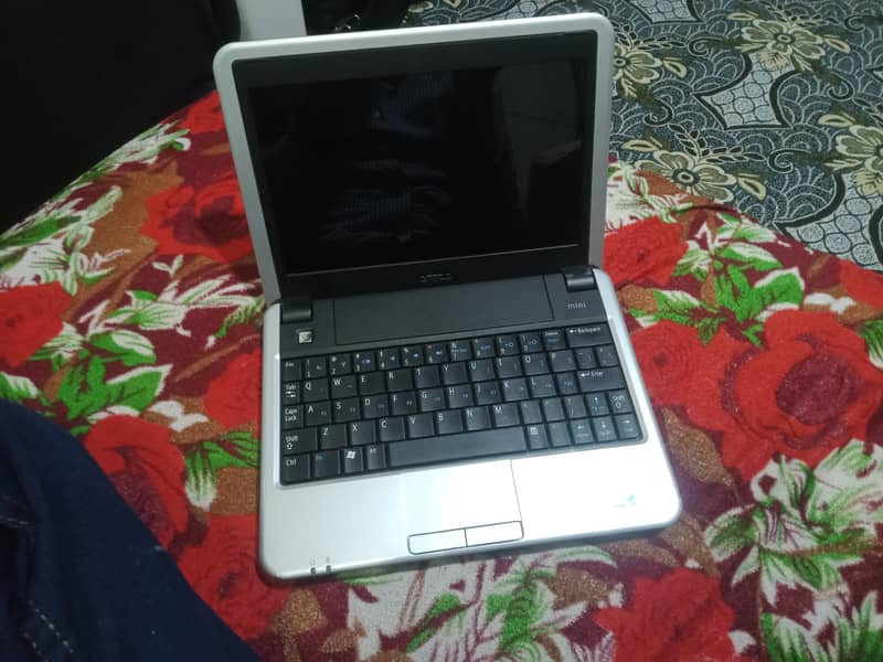 FIXED PRICE (HARD DISK FAULTY) Dell Mini Laptop in Excellent Condition 5