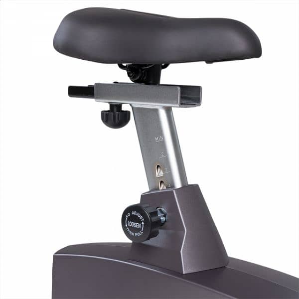 Spirit Fitness USA CU800 Upright Bike Fitness Equipment 4