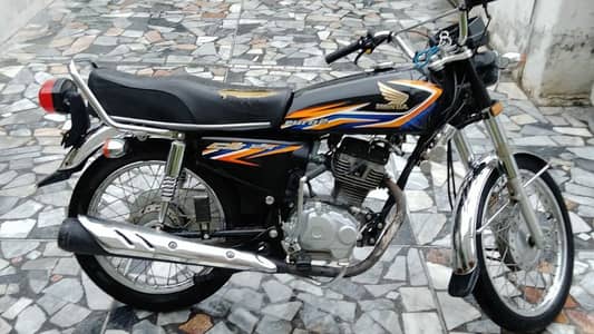 Honda 125cc bike for sale - Bikes & Motorcycles - 1057440667