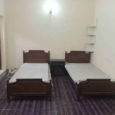 Furnished Room for rent in Gulberg 2 on sharing basis
