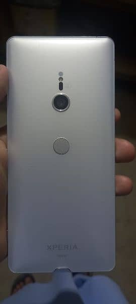 sony 3 ,4ram ,64memory ,niche sa screen tora tota howa ha kone ma ,