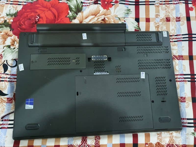 Lenovo thinkpad workstation w540 11