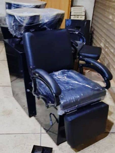 Beauty Parlour and Salon Chairs 3