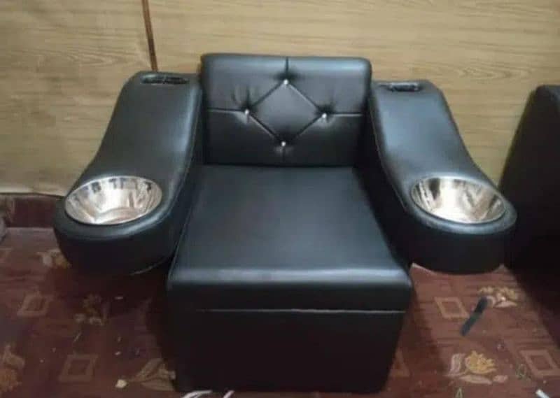 Beauty Parlour and Salon Chairs 5