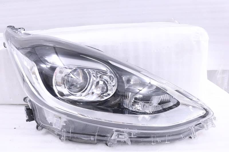 Toyota aqua 2019 / 2020 model headlight hid 3