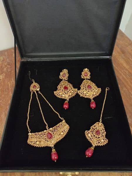 Artificial jewellery set for sale 3