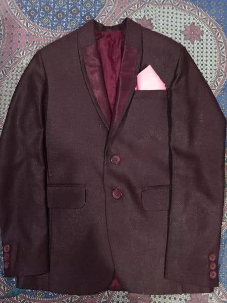 New 2 piece suit for boys new only 1time used in cheap price 0