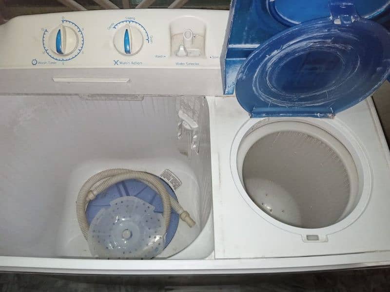 Dawlance washing machine
DW 5500 HZP
7kg in excilent condition 5
