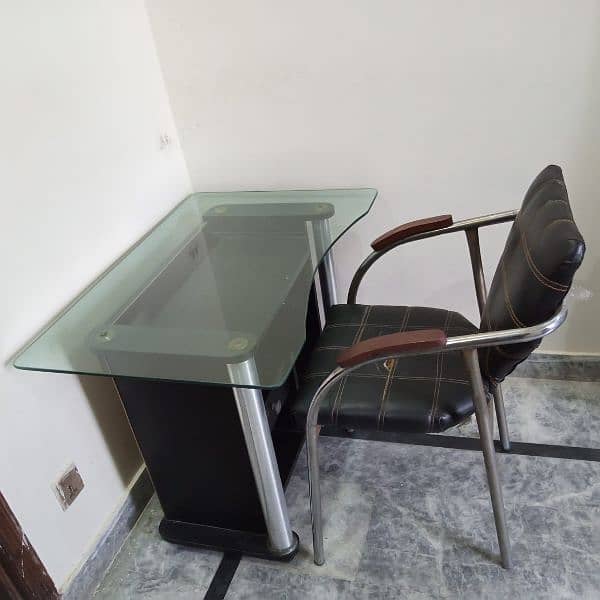 Computer Table & Chair 0