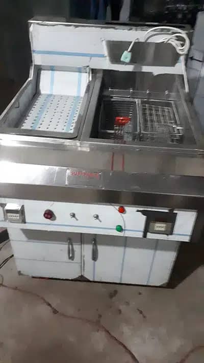 Fryer, Hot plate shawarma counter, Pizza oven Working table. 0