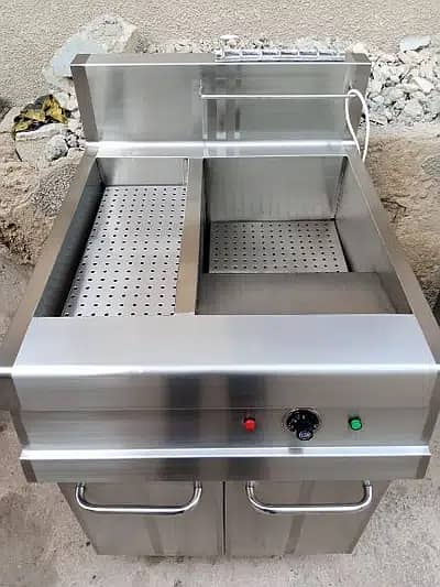 Fryer, Hot plate shawarma counter, Pizza oven Working table. 7