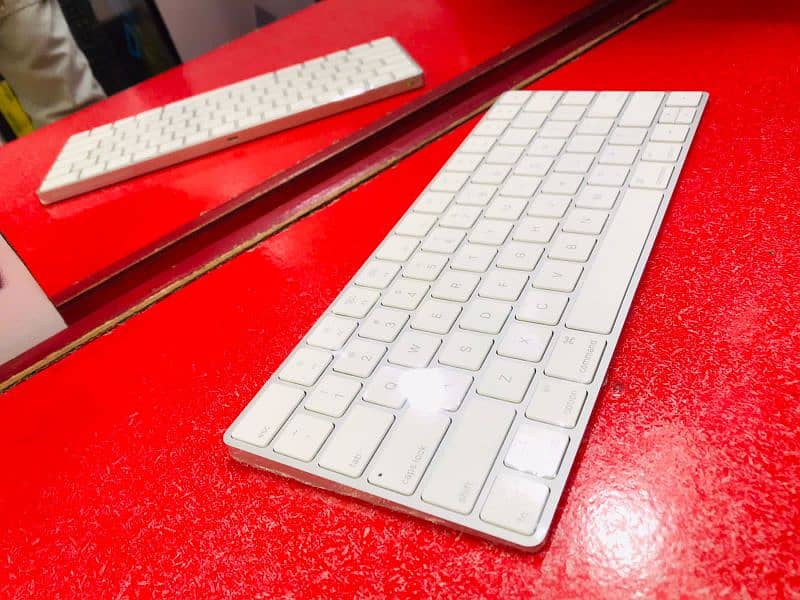 Apple Magic 1&2 keyboard and Mouse available 8