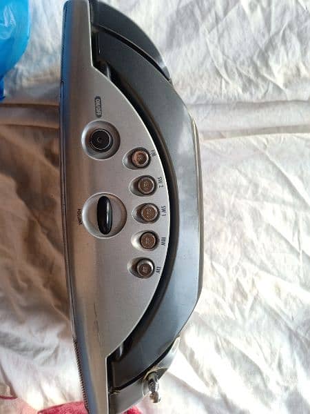 Grundig Radio 5 bands with FM in excellent condition available 7