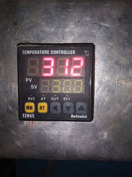 Insustrial Heaters / Temperature Controllers 6
