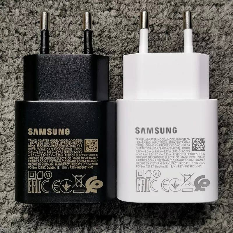 Samsung 25 watt Super Charger with Type C Cable 03008010073 4