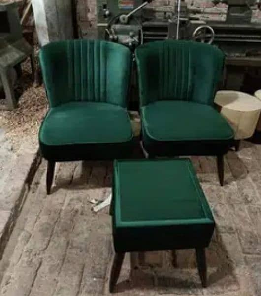 Pair Of Bedroom Chair & Coffee Table Bijan Interiors 2