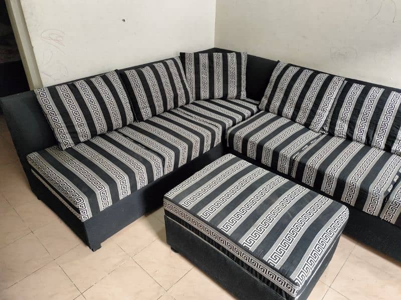 L shape 7 seater sofa set in good condition 1