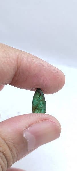 Natural Emerald Stone 3