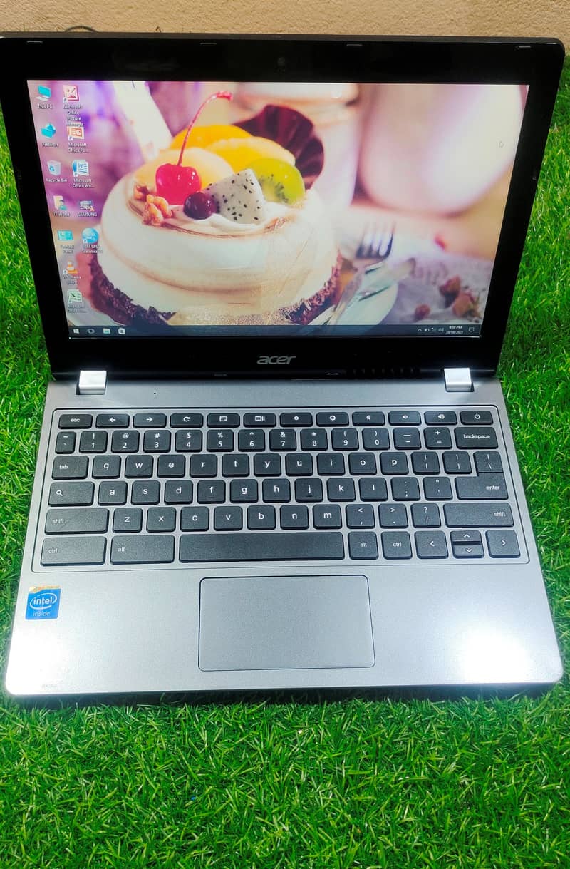 Acer C740 Chromebook with Windows 10 2