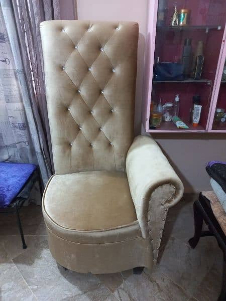 arm chair good condition 1