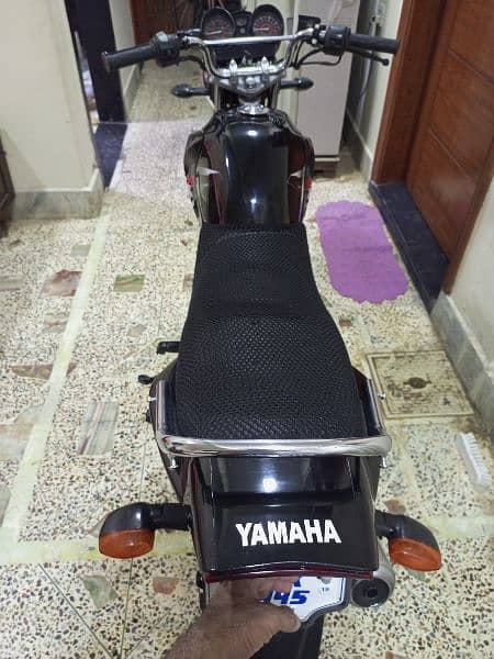 Yamaha ybr 8