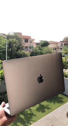 Apple MacBook pro 2017 13'inch